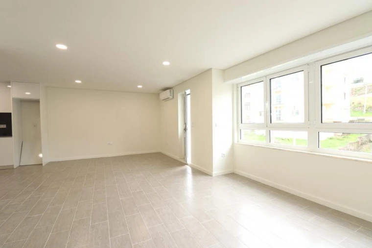 Apartamento T3 para Venda em Sé, Santa Maria e Meixedo Foto 15