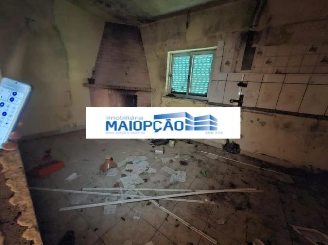 Moradia T2 para Venda em Santa Comba de Rossas Foto 3