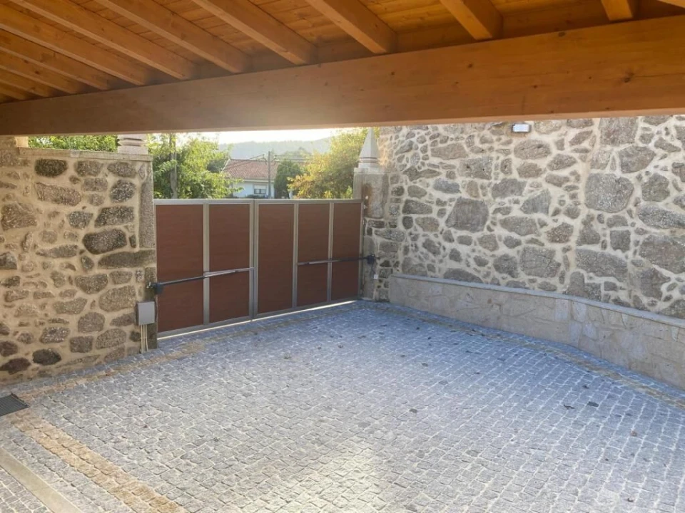 Moradia T0 para Venda em Carapeços Foto 2