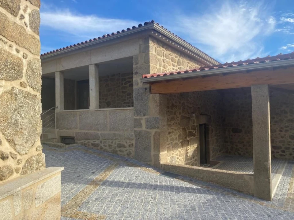 Moradia T0 para Venda em Carapeços Foto 3