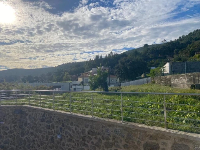 Moradia T0 para Venda em Carapeços Foto 4