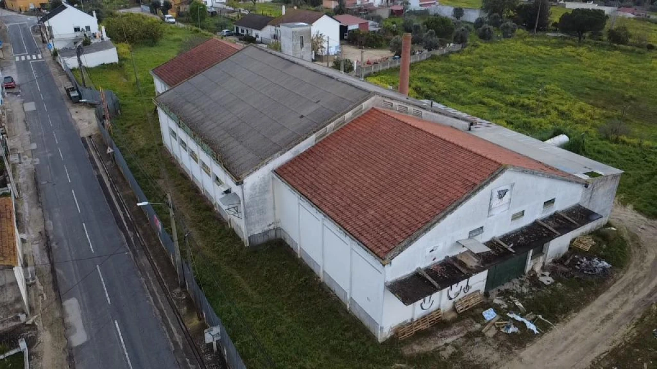 Armazém para Venda em Alcanhões Foto 1