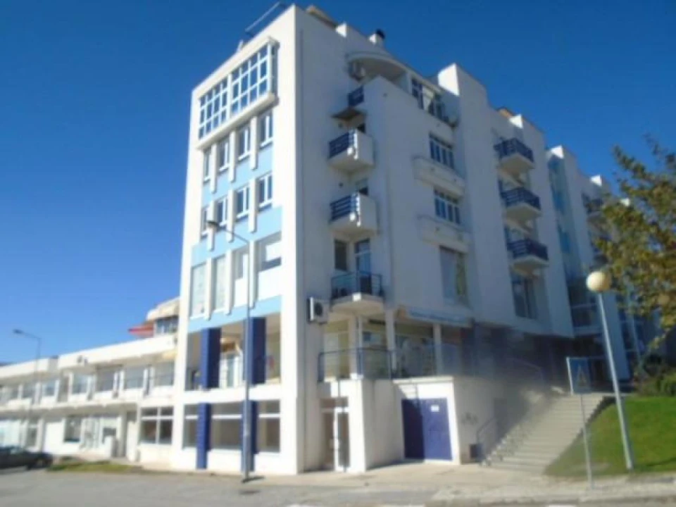 Garagem para Venda em Nelas Foto 1