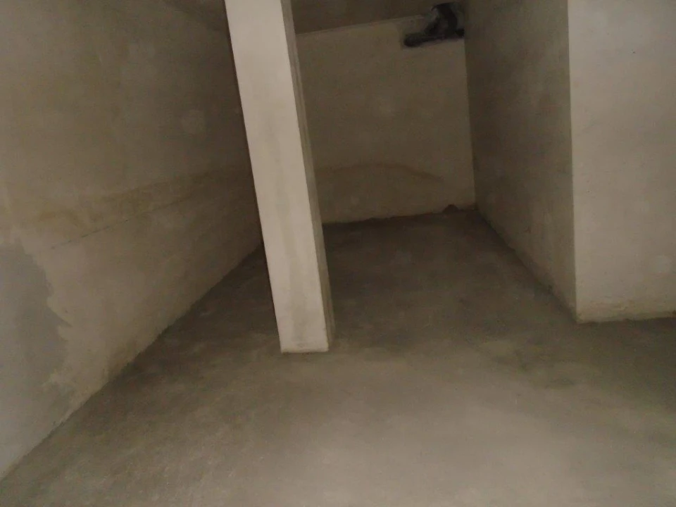 Garagem para Venda em Nelas Foto 3