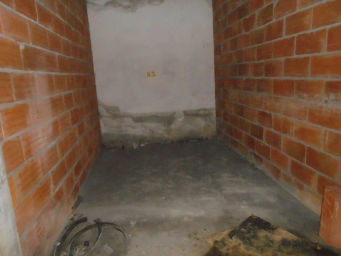 Garagem para Venda em Nelas Foto 6