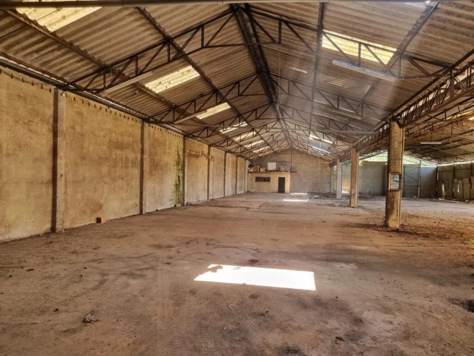 Prédio para Venda em Vilarinho do Bairro Foto 1