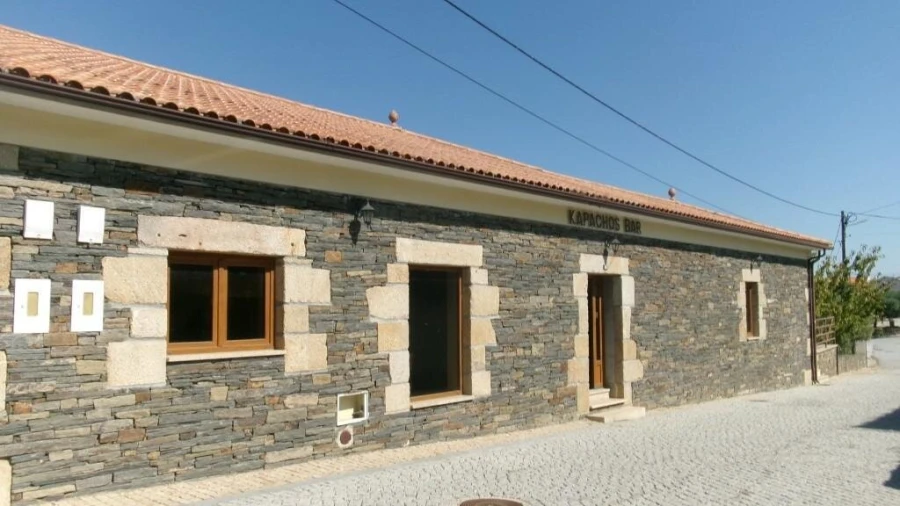 Prédio para Venda em Valongo dos Azeites Foto 1