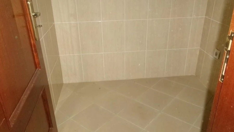 Prédio para Venda em Valongo dos Azeites Foto 27