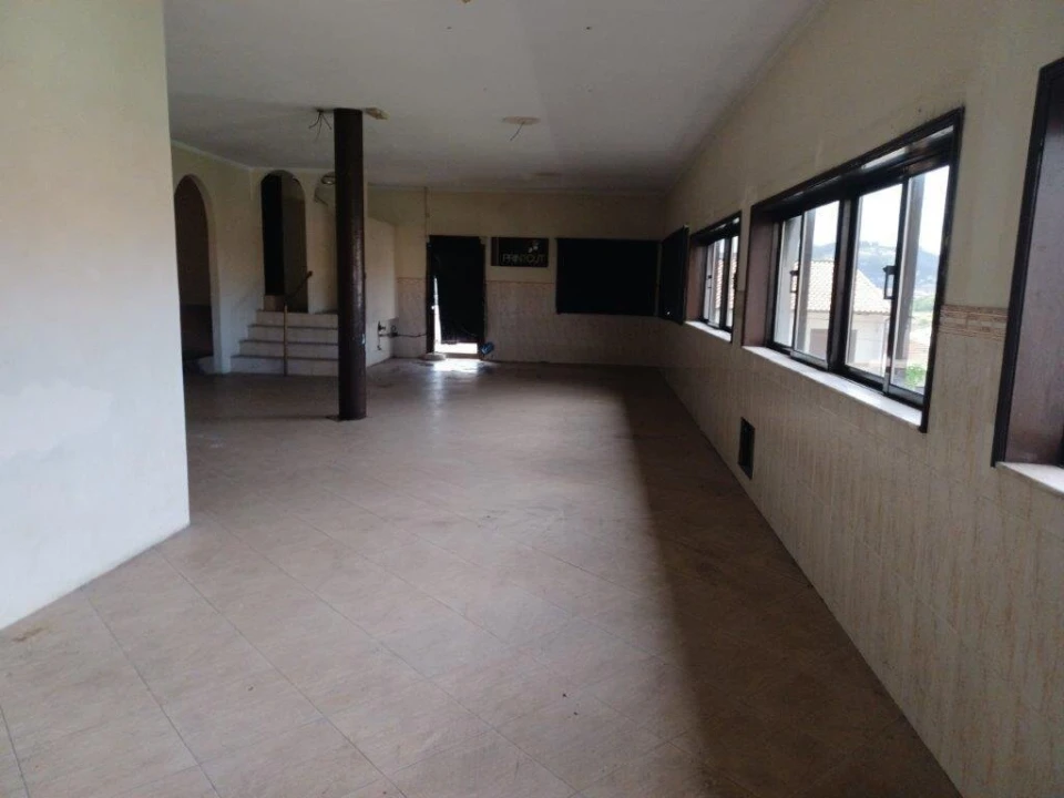 Prédio para Venda em Vila das Aves Foto 2