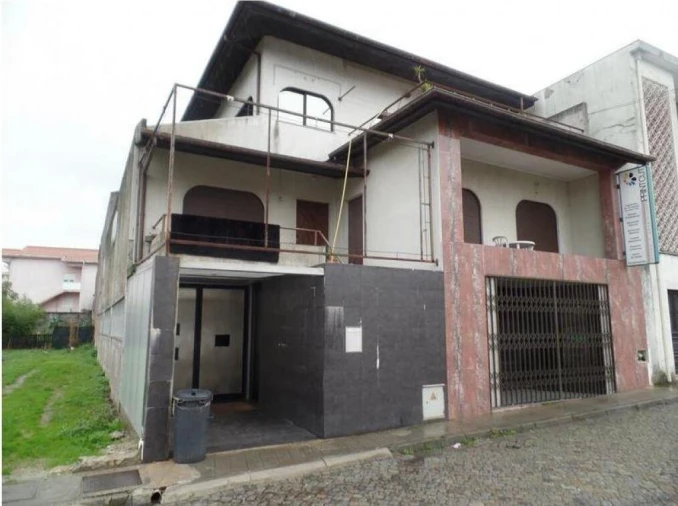 Prédio para Venda em Vila das Aves