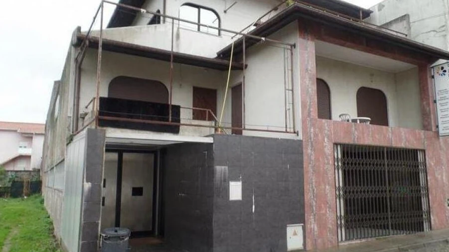 Prédio para Venda em Vila das Aves