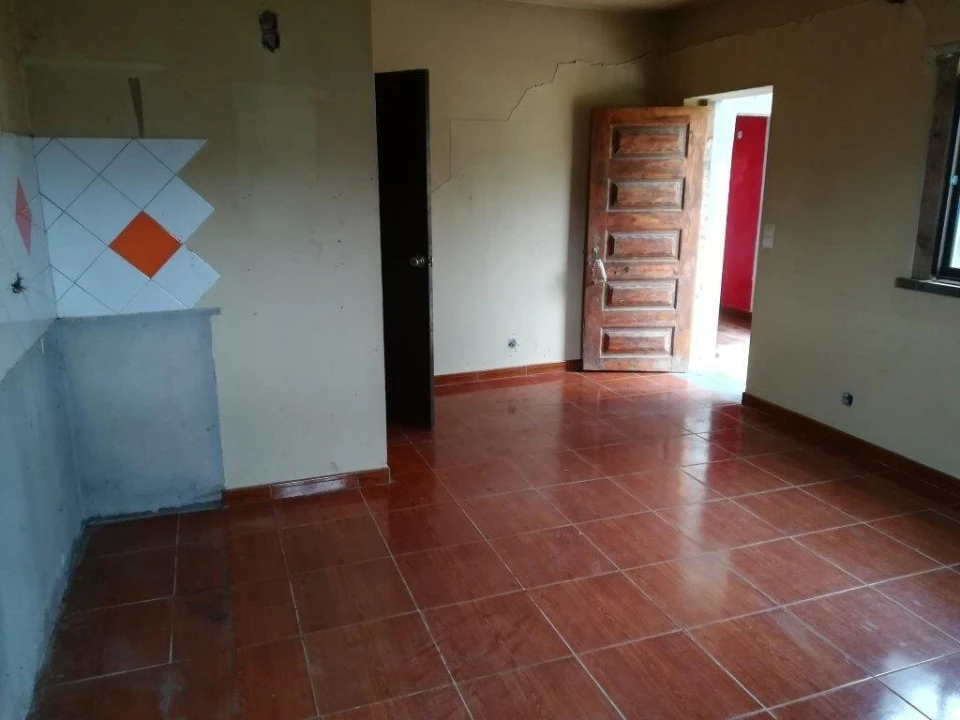 Moradia T3 para Venda em Almoster Foto 5