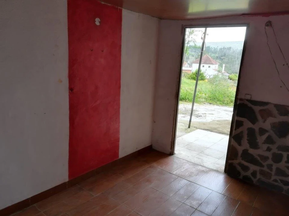 Moradia T3 para Venda em Almoster Foto 6