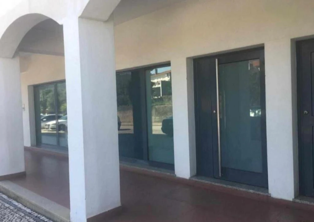 Loja para Venda em São Vicente da Beira Foto 1