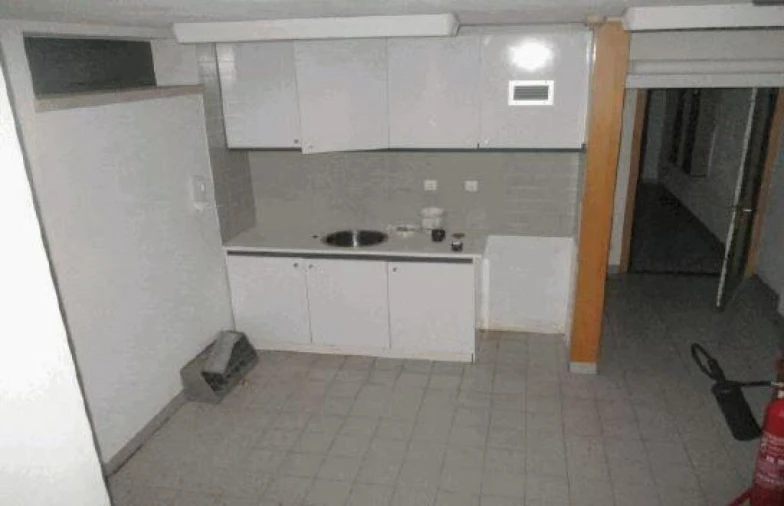 Loja para Venda em São Vicente da Beira Foto 4