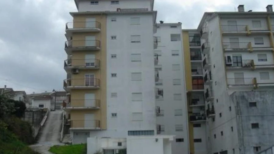 Armazém para Venda em Seia, São Romão e Lapa dos Dinheiros