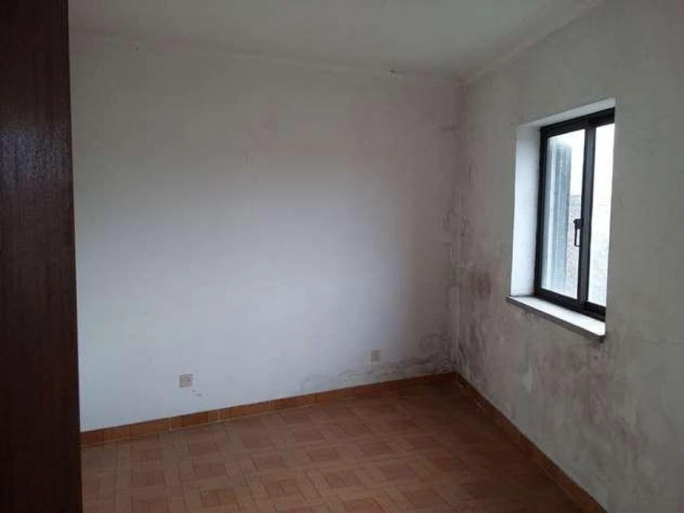 Moradia T3 para Venda em Mata de Lobos Foto 3