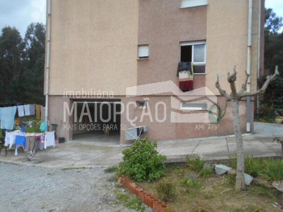 Garagem para Venda em Souselo Foto 4