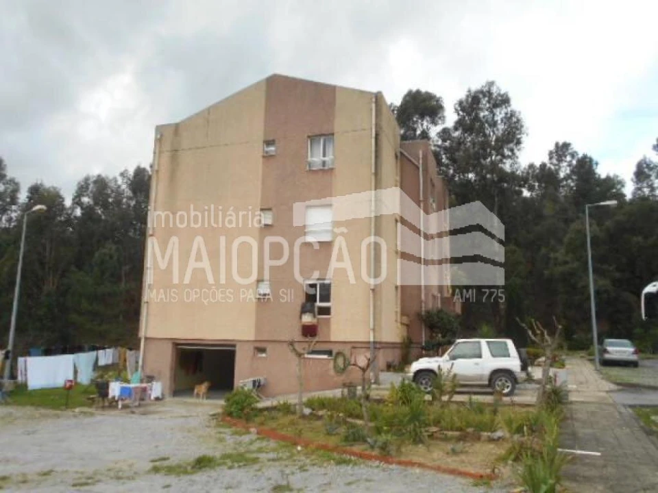 Garagem para Venda em Souselo Foto 5