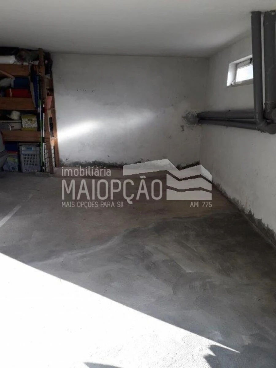 Garagem para Venda em Souselo Foto 2