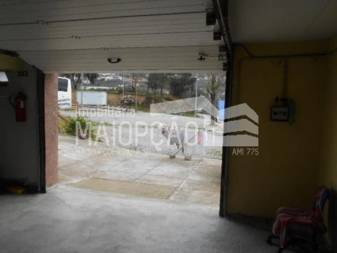 Garagem para Venda em Souselo Foto 3