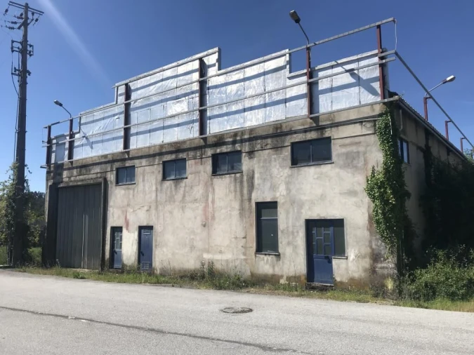 Armazém para Venda em Campo de Besteiros Foto 1