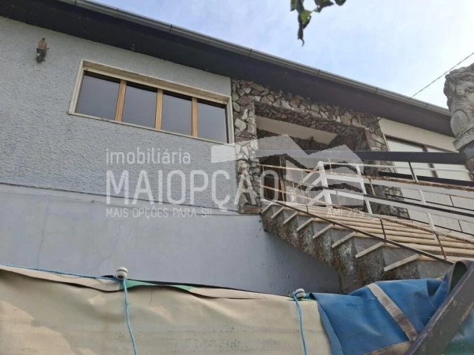 Moradia T3 para Venda em Pega Foto 2