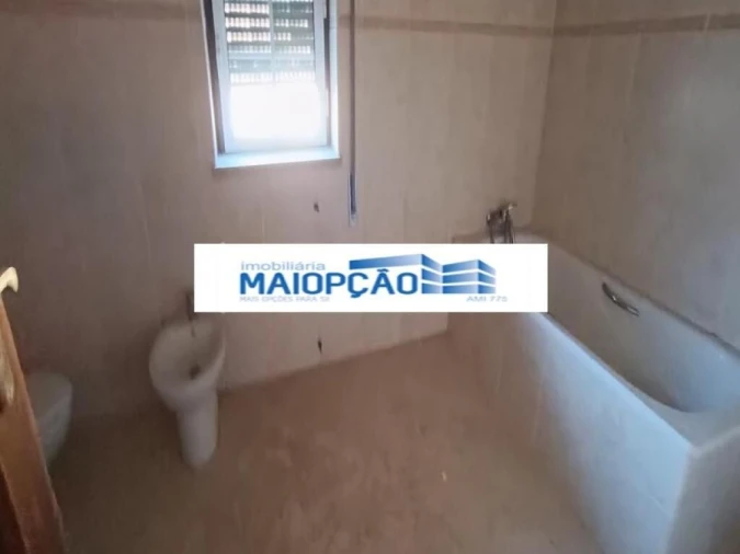 Prédio para Venda em Tortosendo Foto 13