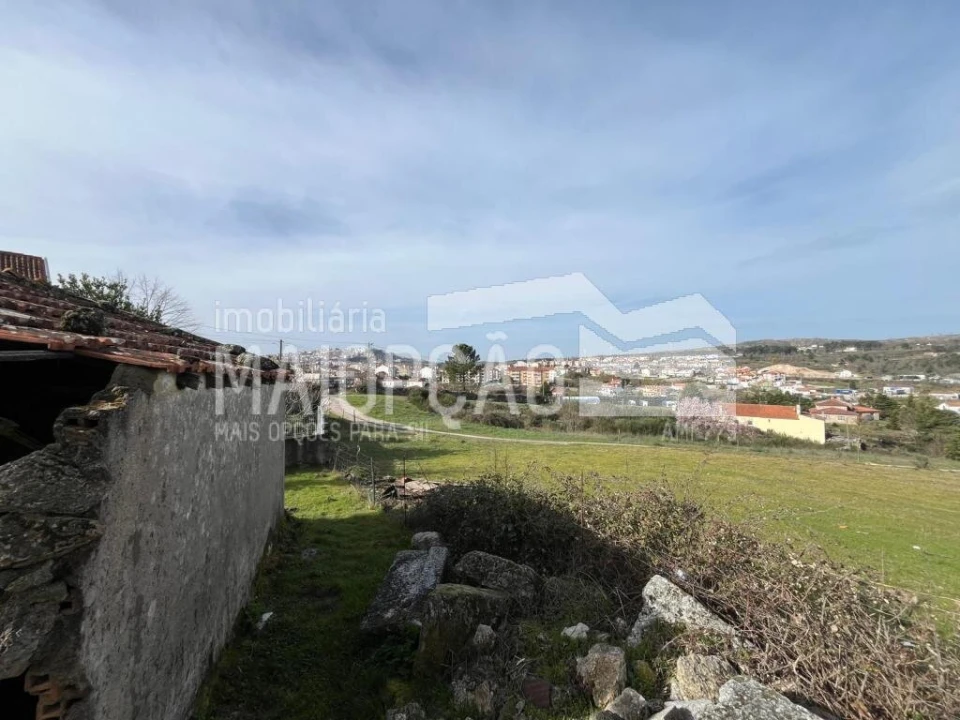 Moradia T0 para Venda em Guarda Foto 6