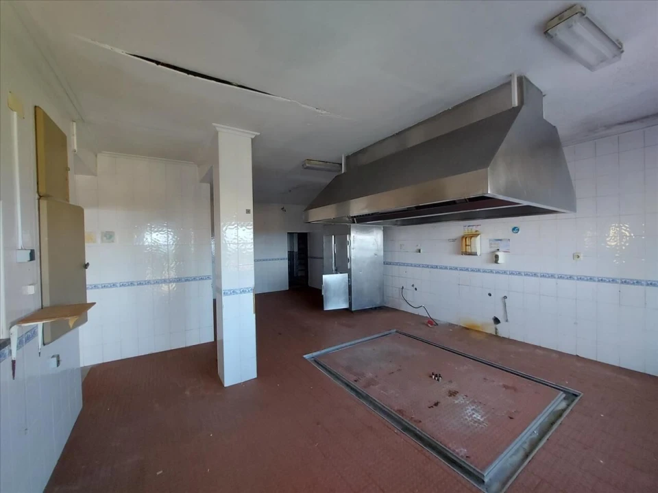 Prédio para Venda em Santiago de Besteiros Foto 16