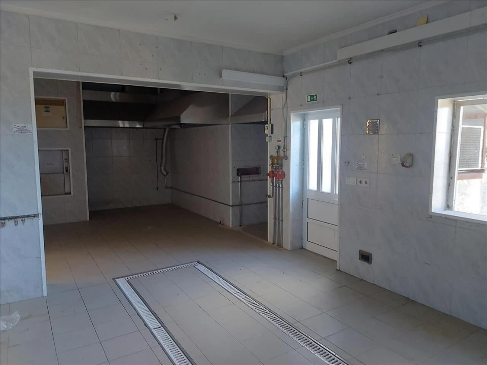 Prédio para Venda em Santiago de Besteiros Foto 17