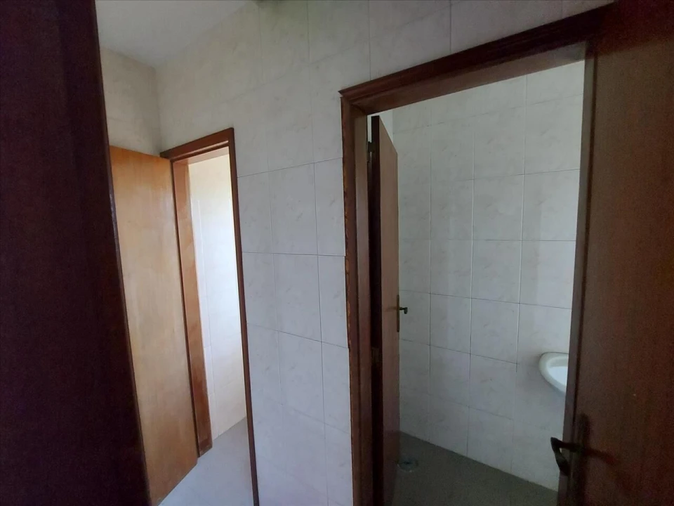 Prédio para Venda em Santiago de Besteiros Foto 23