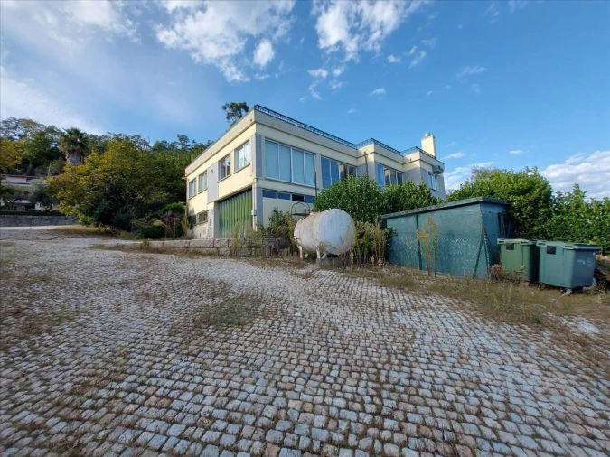 Prédio para Venda em Santiago de Besteiros Foto 1