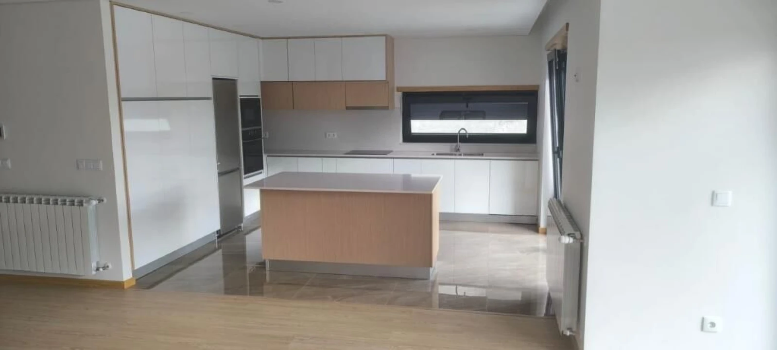 Moradia T3 para Venda em Guarda Foto 2