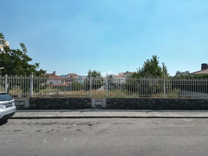 Terreno para Venda em Sé, Santa Maria e Meixedo Foto 2
