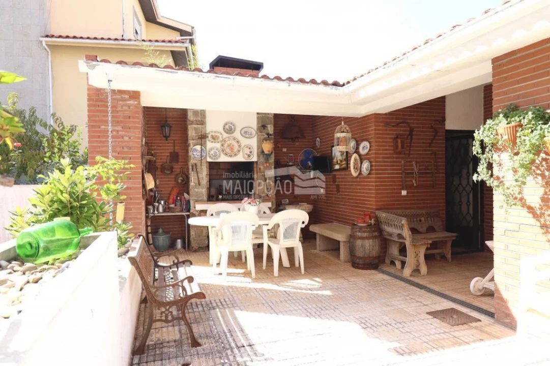 Moradia T5 para Venda em Sé, Santa Maria e Meixedo Foto 20