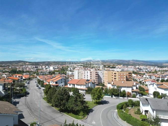 Moradia T5 para Venda em Sé, Santa Maria e Meixedo Foto 4