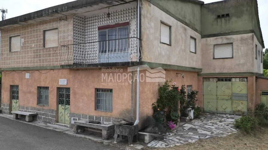 Moradia T9 para Venda em Duas Igrejas