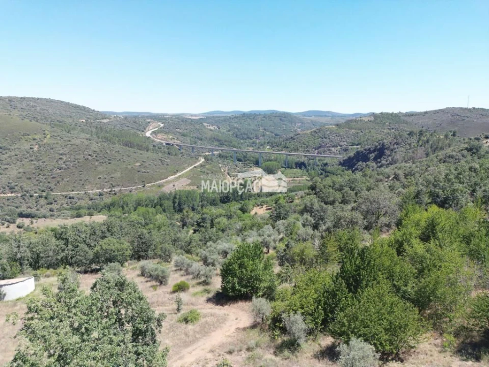 Terreno para Venda em Quintanilha Foto 7