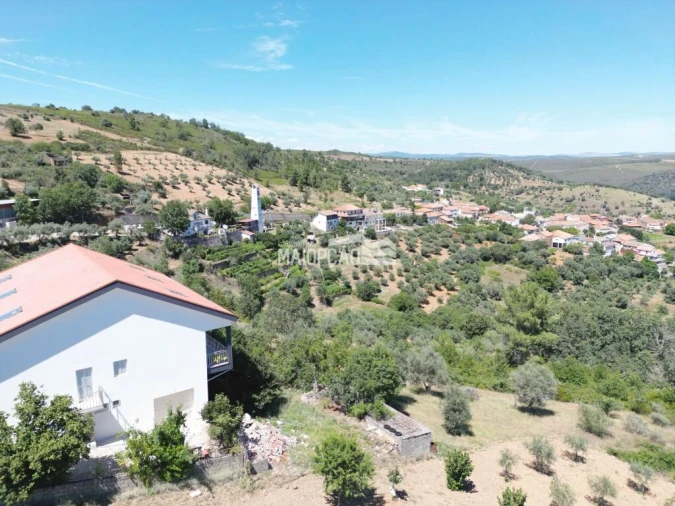 Terreno para Venda em Quintanilha Foto 10