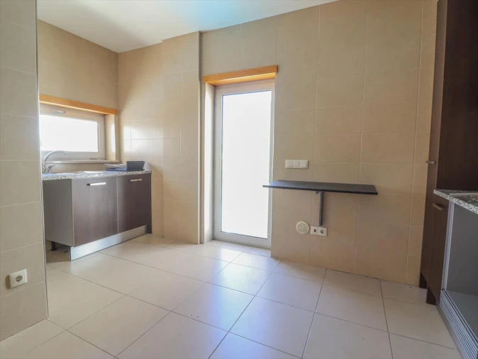 Apartamento T1 para Venda em Buarcos Foto 6