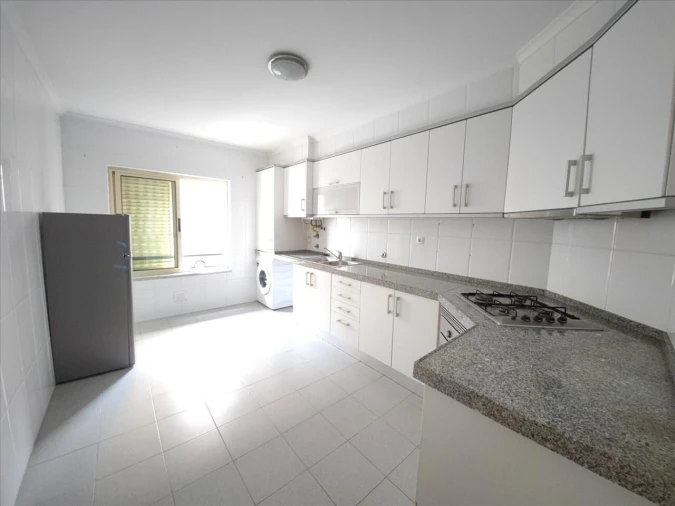 Apartamento T2 para Venda em Tavarede Foto 3