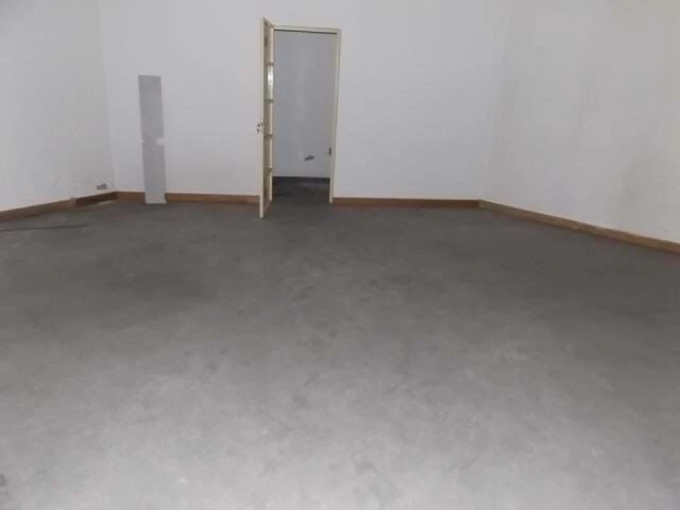 Loja para Venda em Amiais de Baixo Foto 6