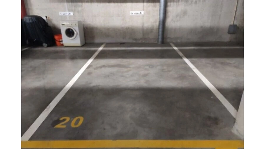 Garagem para Venda em Albufeira e Olhos de Água