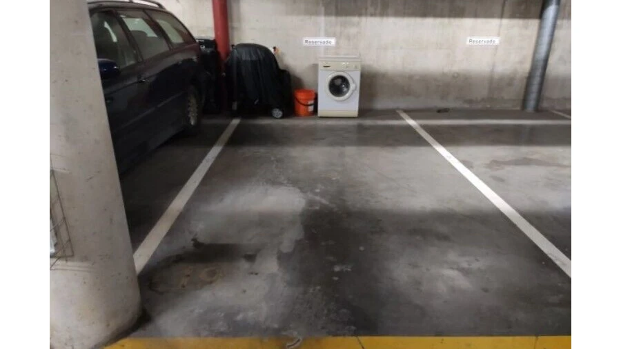 Garagem para Venda em Albufeira e Olhos de Água