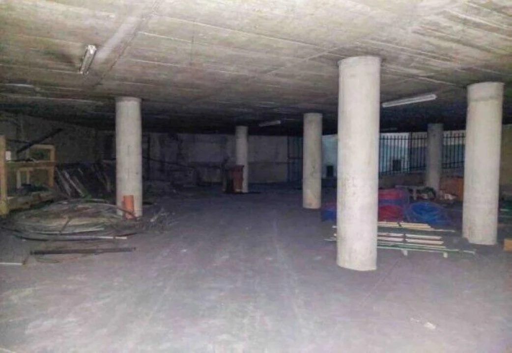 Garagem para Venda em Tortosendo Foto 3