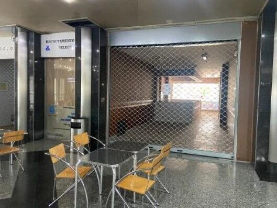 Loja para Venda em Cidade da Maia Foto 4