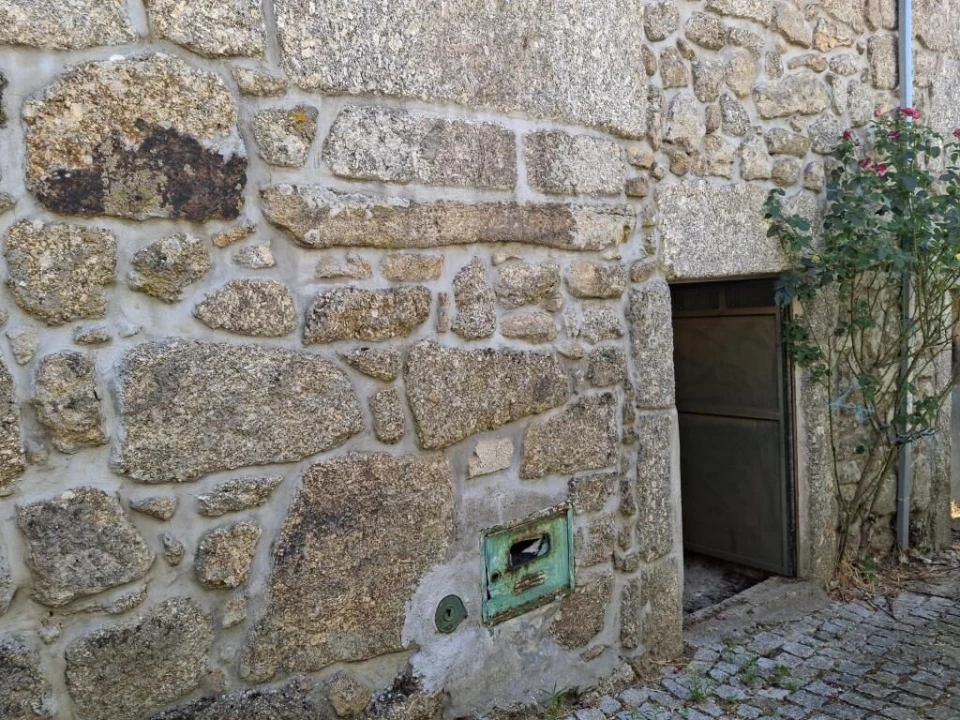 Moradia T1 para Venda em Terras de Massueime Foto 5