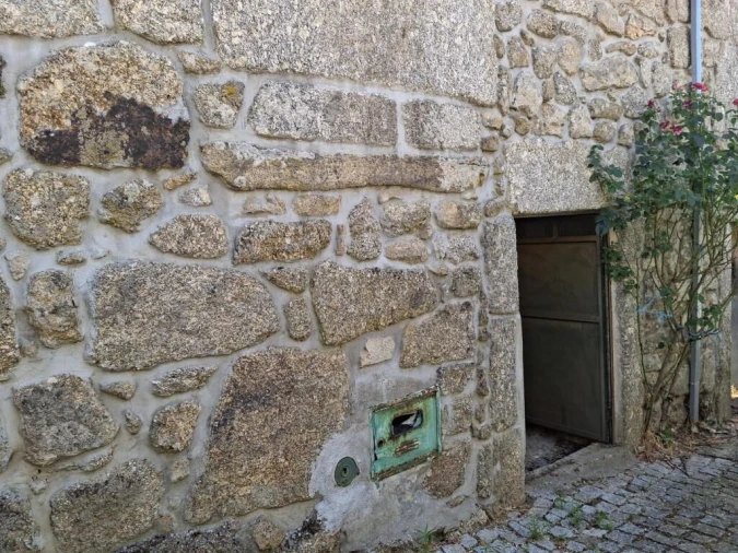 Moradia T1 para Venda em Terras de Massueime Foto 5