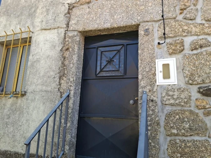 Moradia T1 para Venda em Terras de Massueime Foto 7